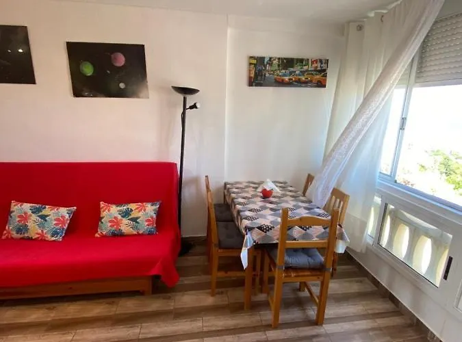 Views With Pool, 公寓