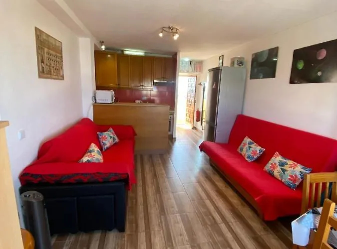 Views With Pool, 托雷维耶哈