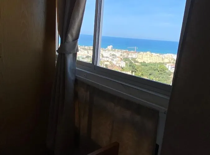 Views With Pool, 아파트 *